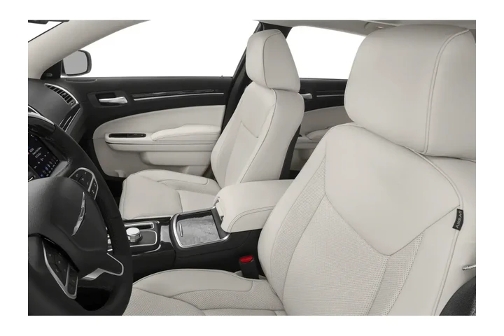 Chrysler 300 2020 Touring 4d image 6