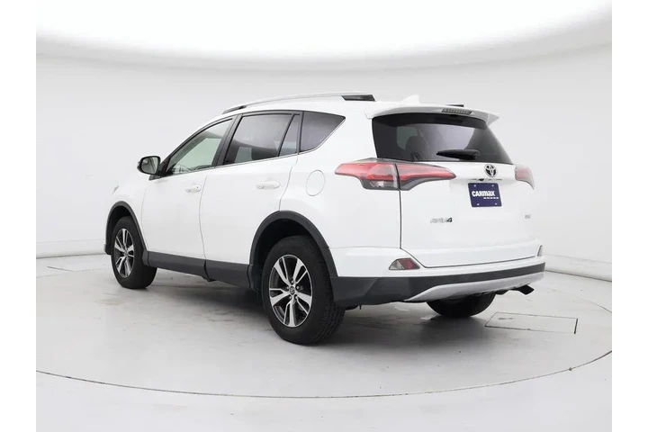 $19998 : Toyota RAV4 2016 XLE 4dr SUV image 2