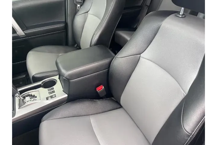$44489 : Toyota 4Runner 2023 4x4 SR5 image 10