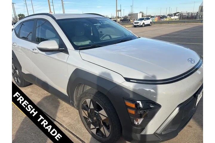 $17725 : Hyundai KONA 2024 SEL 4dr Cr image 1
