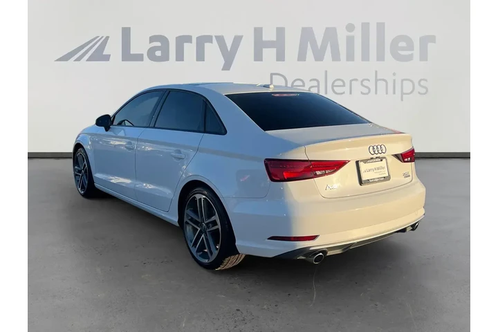 $17117 : Audi A3 2018 AWD 2.0T quattr image 3