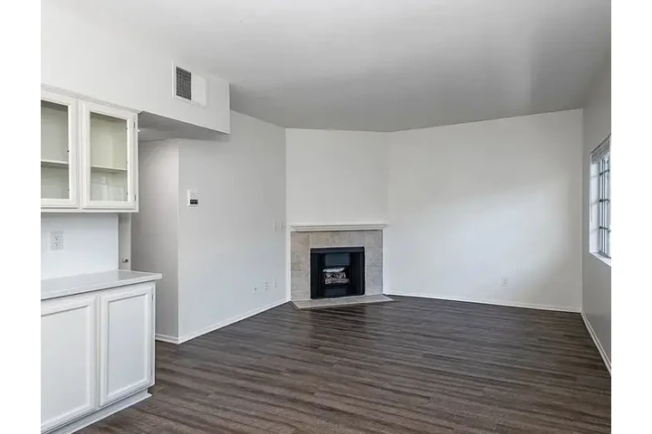 $1400 : Beautiful 1 bedroom Apt in LA image 1