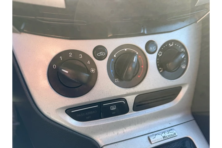 $6300 : 2014 Focus SE image 10