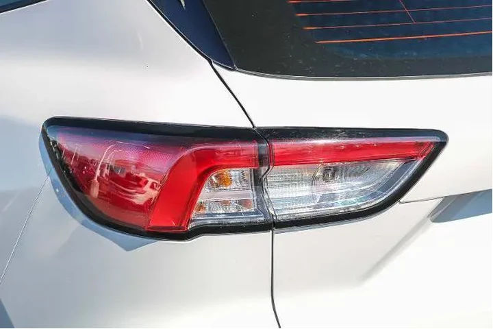 $17555 : Ford Escape 2022 S 4dr SUV image 9