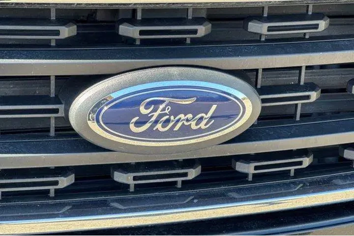 $28499 : Ford F-150 2023 4x2 XL 4dr S image 6
