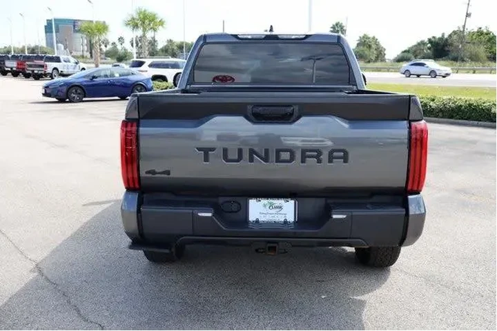 $39592 : Toyota Tundra 2023 4x4 SR5 4 image 7