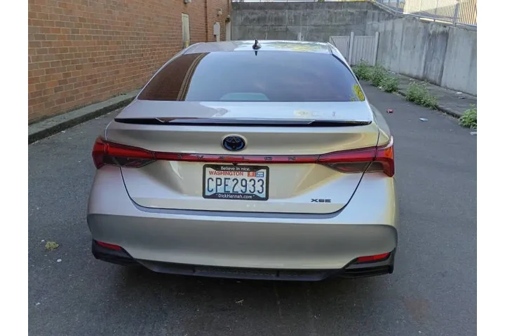 $29900 : 2022 Avalon Hybrid XSE Nights image 5