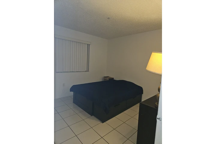 $1000 : Habitaciónen Fontainebleau image 2
