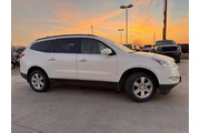 $5999 : 2012 Traverse 2LT FWD thumbnail