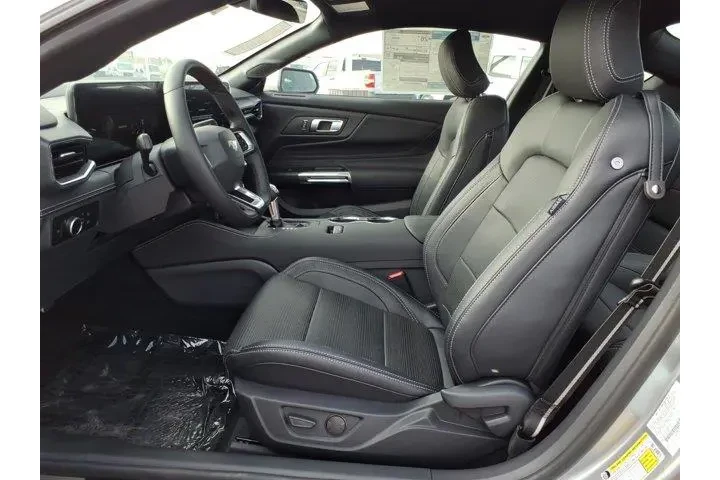 $38900 : Ford Mustang 2025 EcoBoost 2 image 6