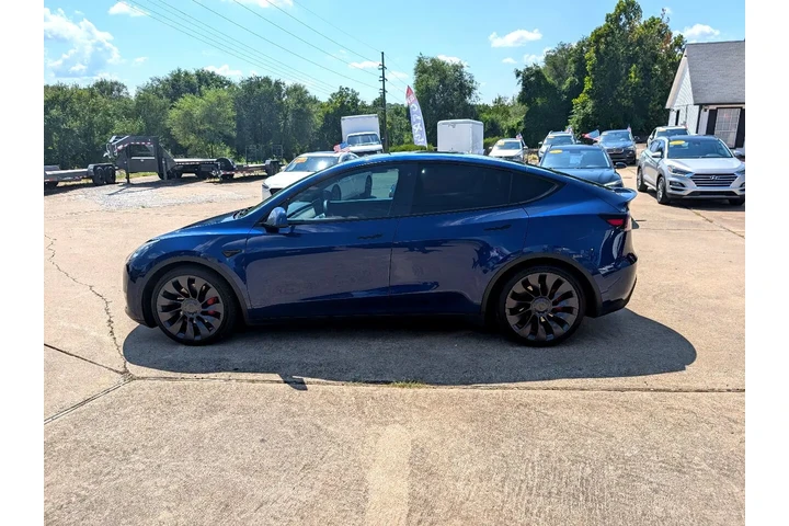 $23995 : 2020 Model Y image 8