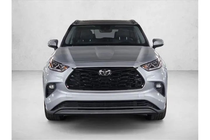 $28926 : Toyota Highlander 2021 XLE 4 image 2