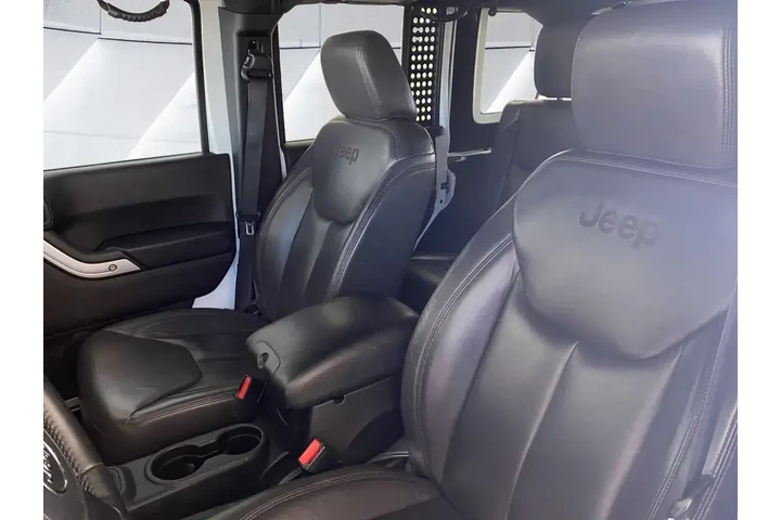 $16992 : Jeep Wrangler Unlimited 2016 image 8