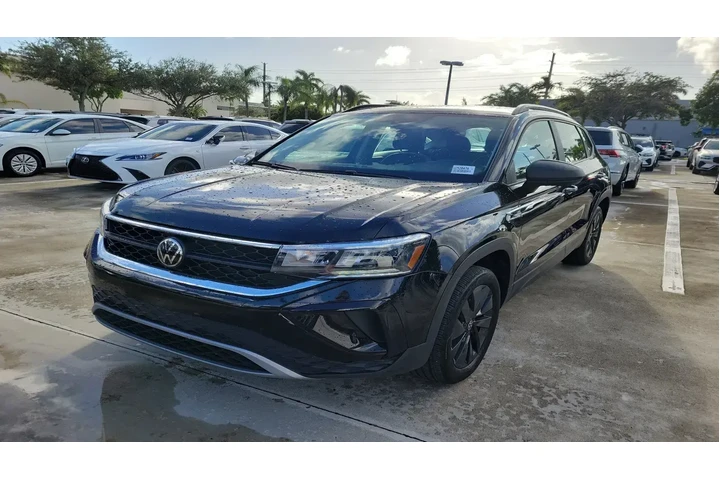 $17977 : Volkswagen Taos 2023 S 4dr S image 3