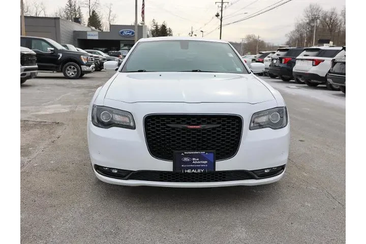 $30000 : Chrysler 300 2022 S V6 4dr S image 2