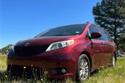 $8900 : 2011 TOYOTA SIENNA thumbnail