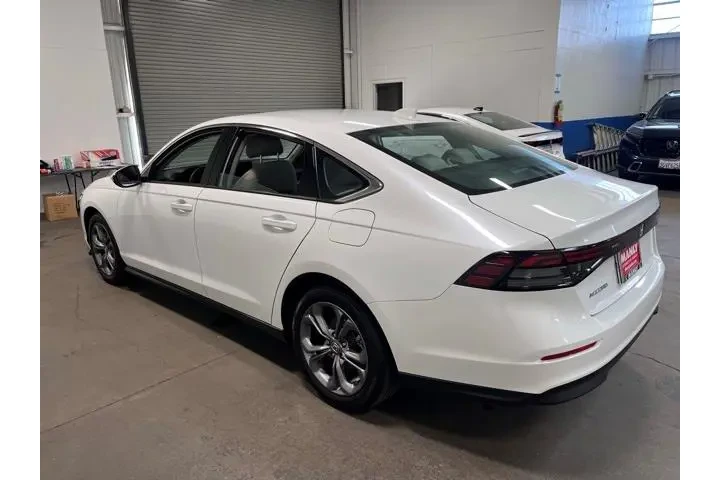 $26968 : Honda Accord 2024 EX 4dr Sed image 5