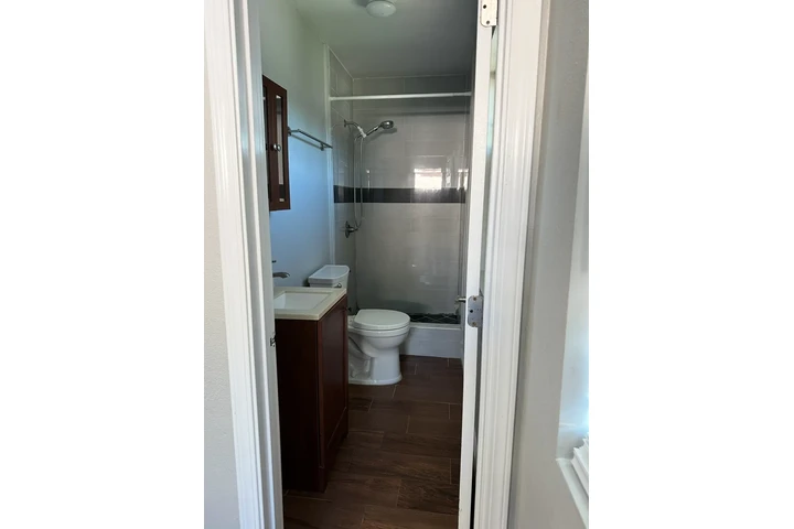 $1300 : Máster con baño y entrada image 2