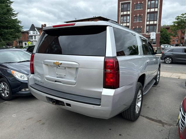 $16999 : 2016 Suburban LT image 5