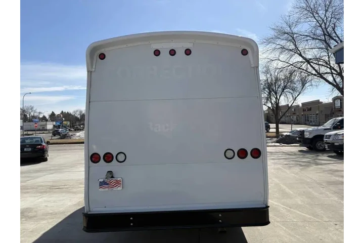 $20990 : 2006 E-Series E-450 SD image 8