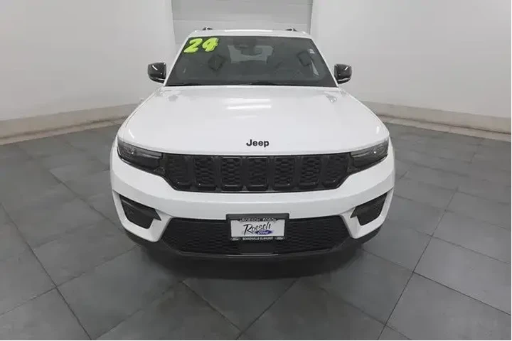 $30000 : Jeep Grand Cherokee 2024 4x4 image 3