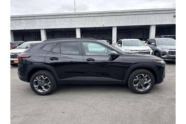 $20900 : Chevrolet Trax 2025 LT 4dr C image 2