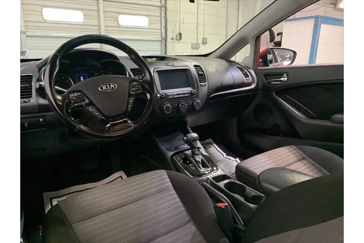 $13989 : Kia Forte 2018 S 4dr Sedan image 4