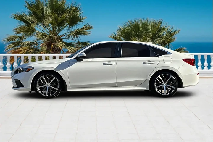 $29981 : Honda Civic 2024 Touring 4dr image 7