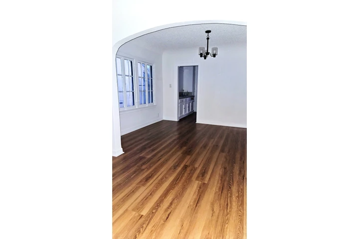 $3250 : Casa amplia en Montebello image 3