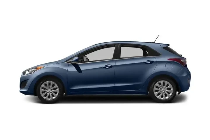 $8075 : Hyundai ELANTRA GT 2016 4dr image 2