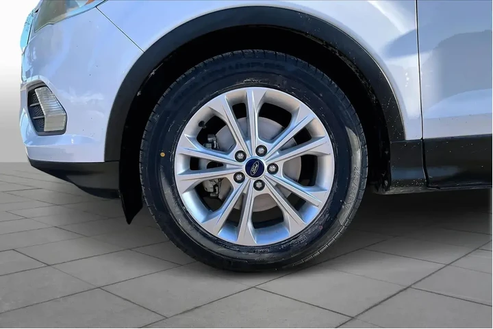 $10871 : Ford Escape 2017 SE 4dr SUV image 10