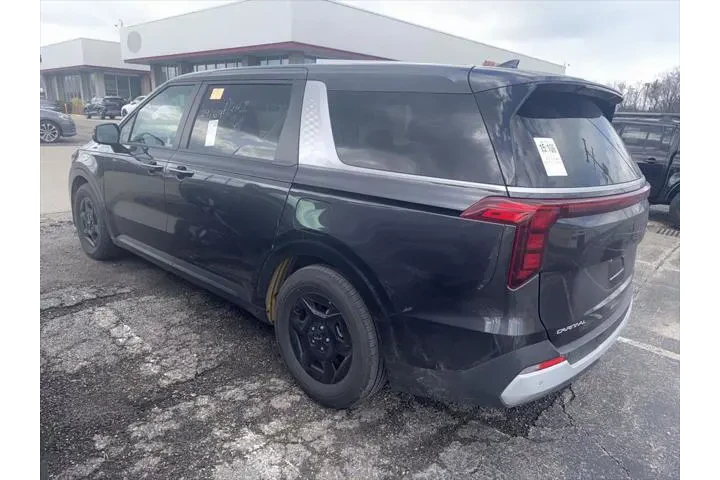 $33933 : Kia Carnival 2025 LXS 4dr Mi image 2