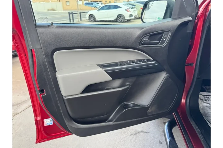 2021 Colorado Work Truck Crew image 10