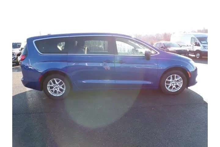 $18922 : Chrysler Voyager 2021 LX 4dr image 5