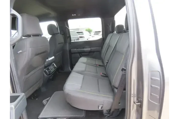 $39911 : Ford F-150 2024 4x2 STX 4dr image 6