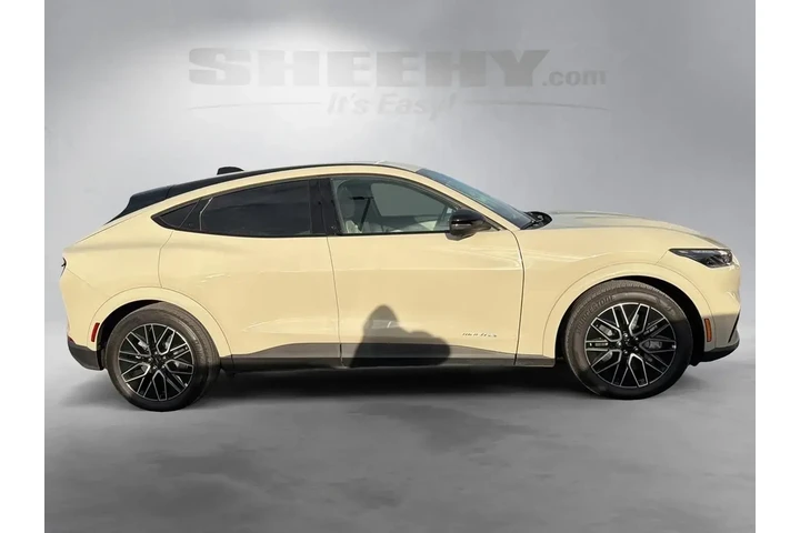 $38995 : Ford Mustang Mach-E 2025 AWD image 10