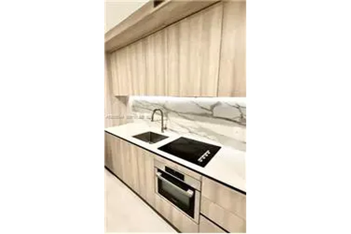 $6300 : Rental property with 1 bedro image 3