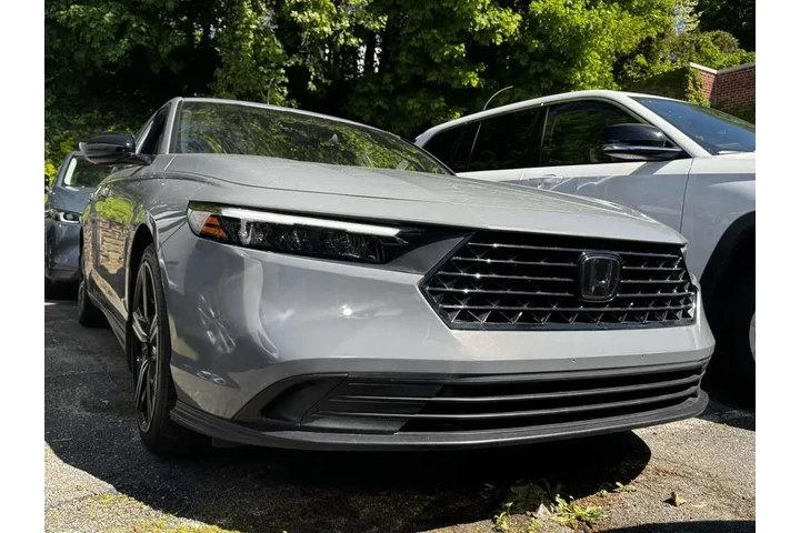$27485 : Honda Accord Hybrid 2024 Spo image 1