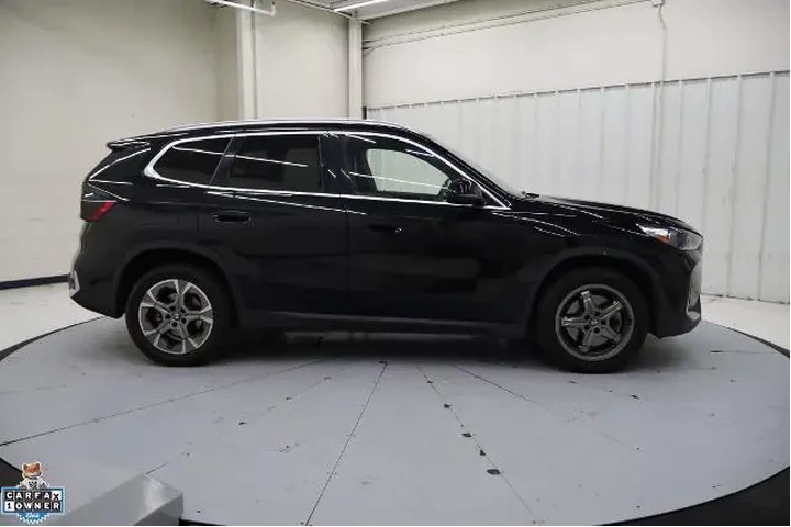 $29433 : BMW X1 2023 AWD xDrive28i 4d image 2