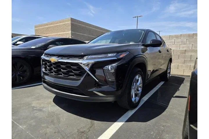 $20991 : Chevrolet Trax 2024 LS 4dr C image 2