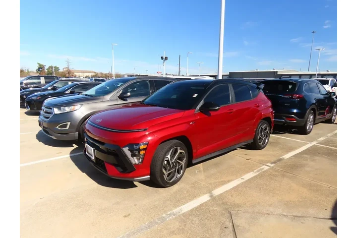 $20499 : Hyundai KONA 2024 N Line 4dr image 2