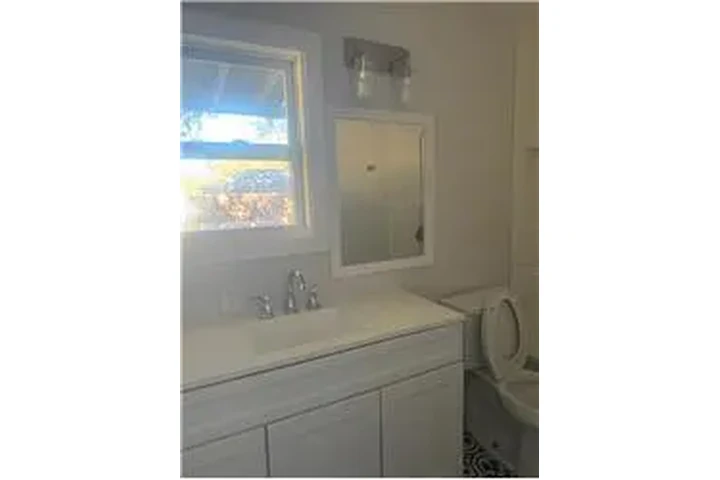 $3300 : Rental property with 7 bedro image 6