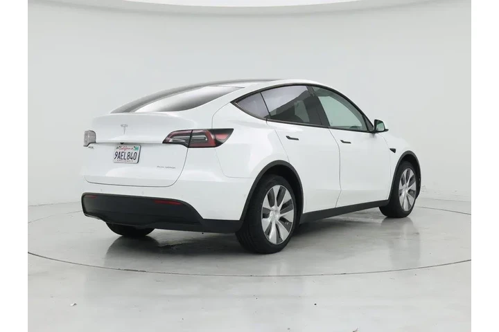 $33998 : Tesla Model Y 2022 AWD Long image 8
