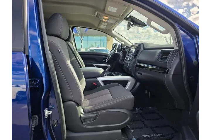 $37000 : Nissan Titan 2024 4x2 SV 4dr image 10