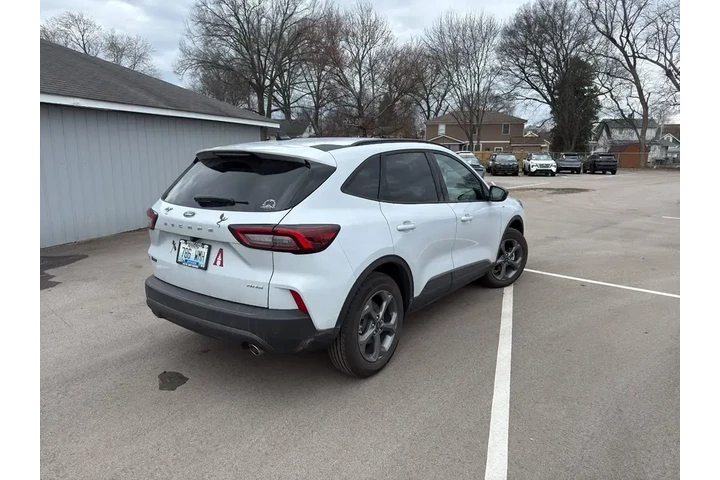 $27501 : Ford Escape 2025 AWD ST-Line image 8