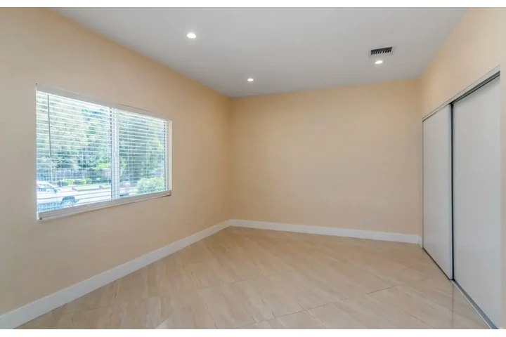 $3500 : 4Bed 3Bath Home in Los Angeles image 6