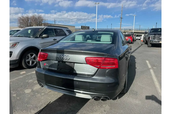 $24237 : Audi S8 2013 AWD 4.0T quattr image 10