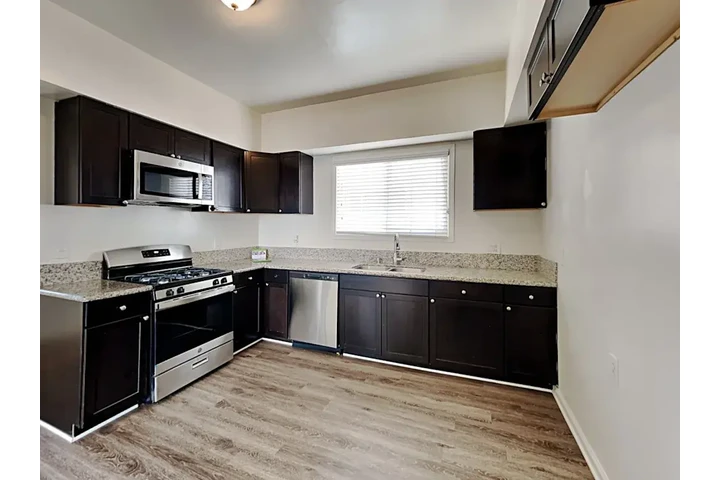 $2500 : SINGLE FAMILY HOME image 3