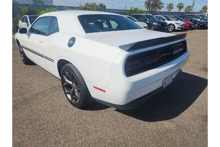 $18491 : Dodge Challenger 2017 SXT 2d image 10