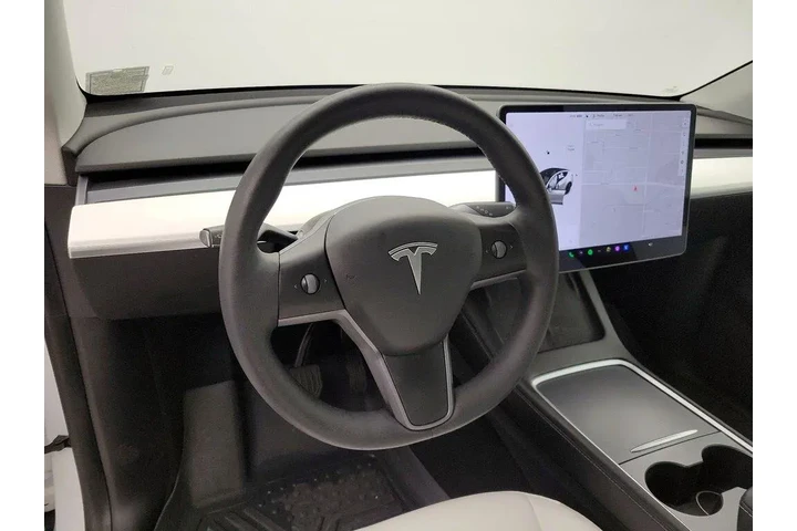 $33998 : Tesla Model Y 2021 AWD Long image 10